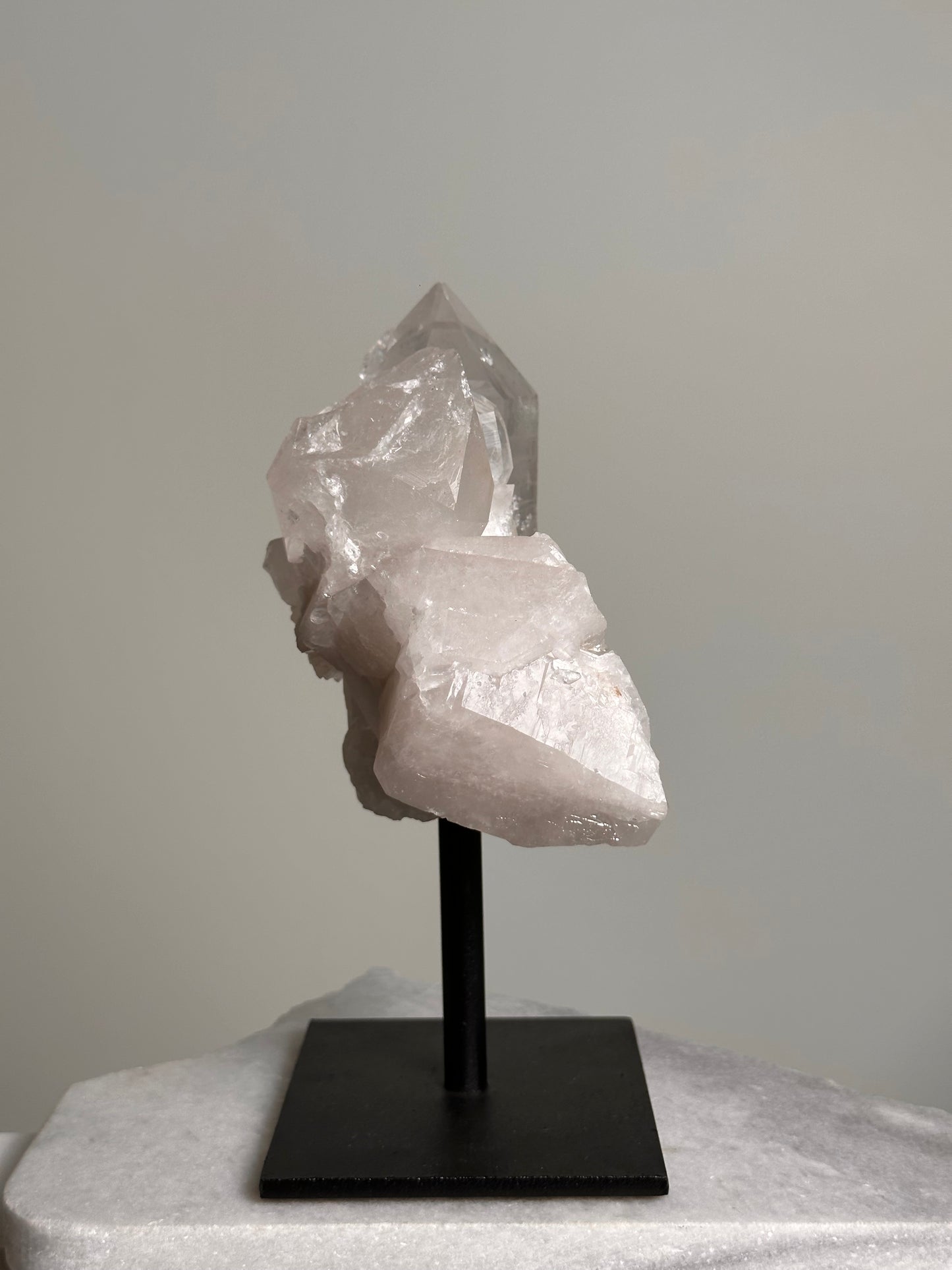 Bergkristal op standaard