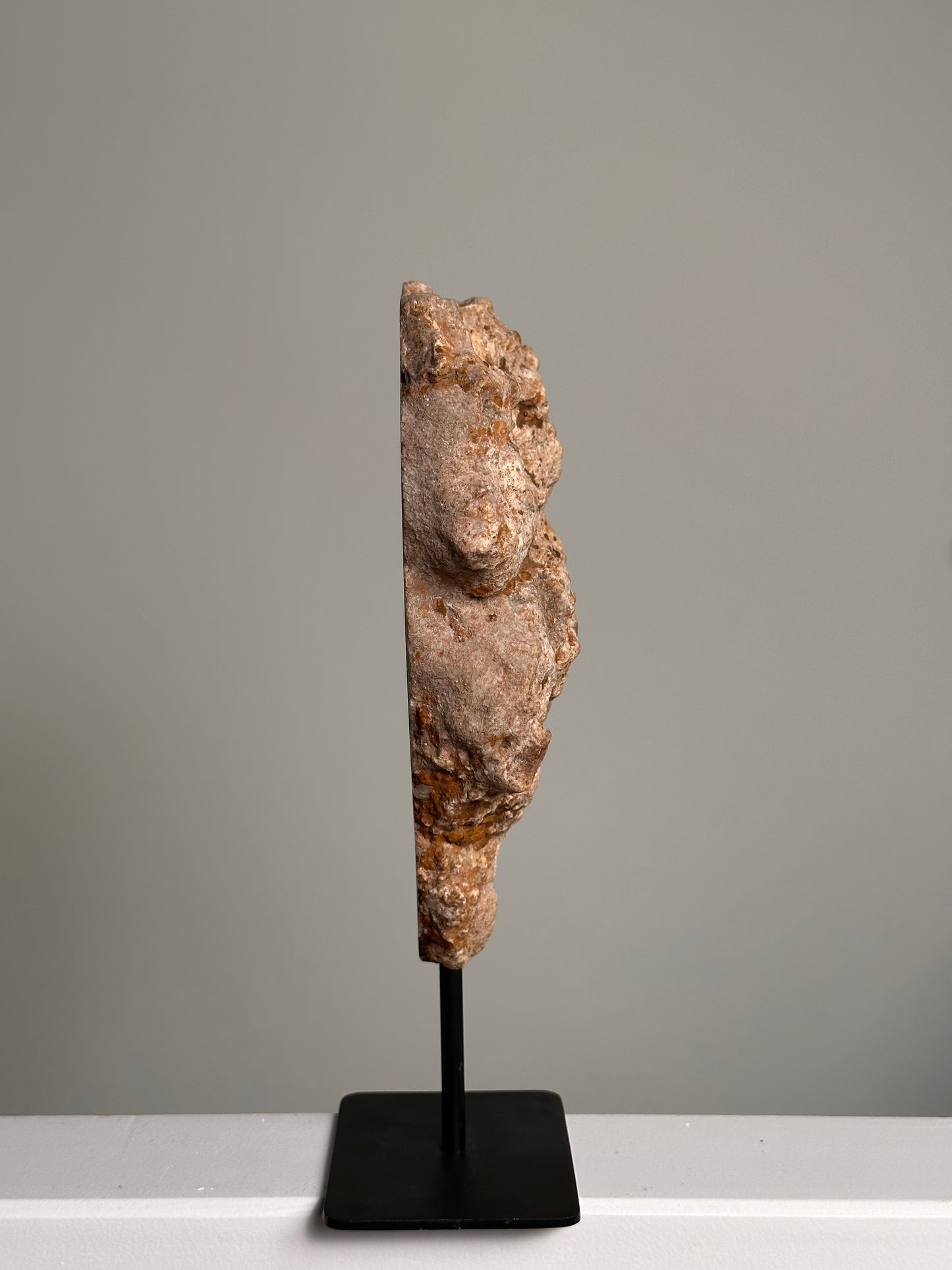 Amatista rosa en soporte