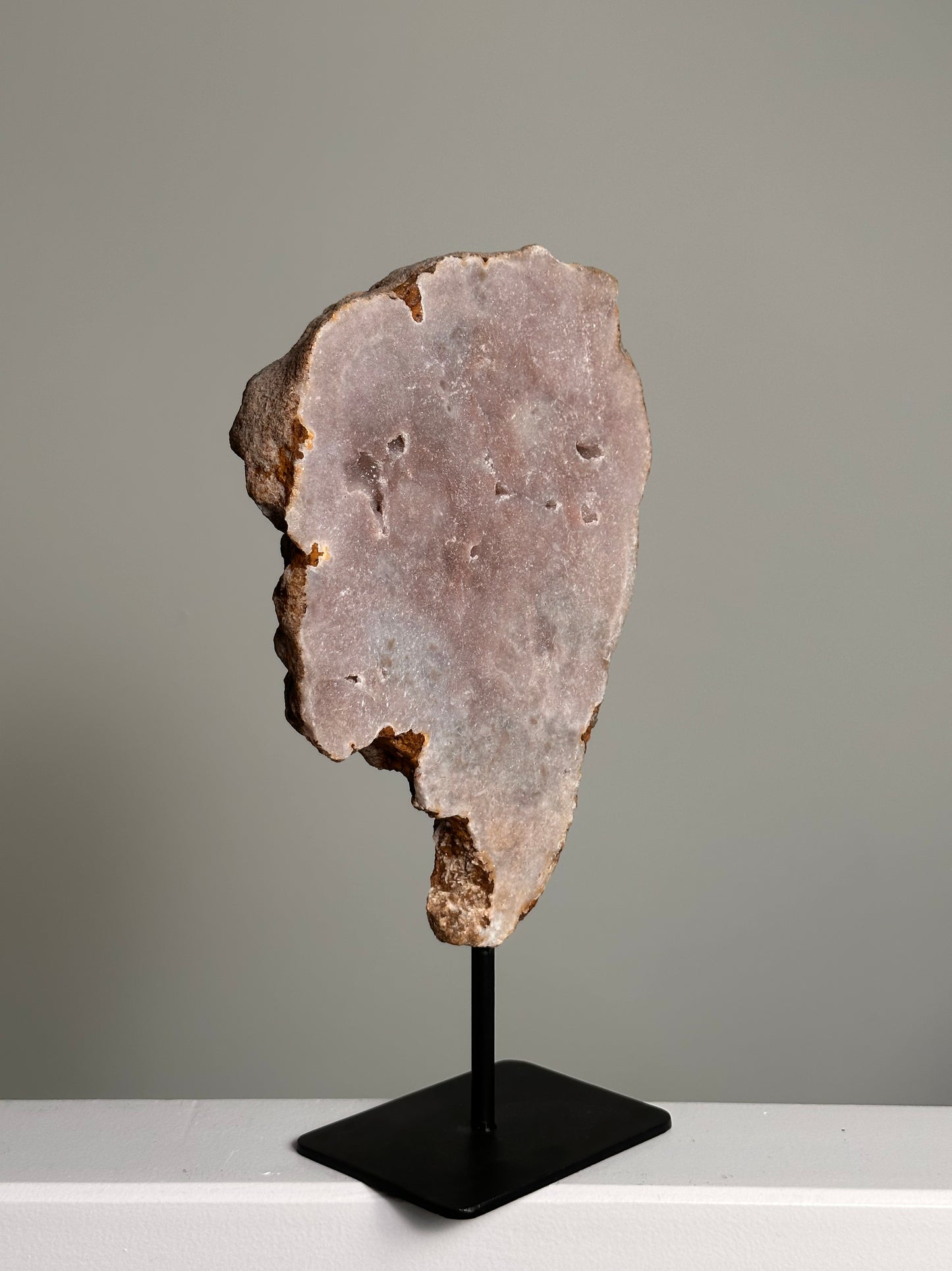 Amatista rosa en soporte
