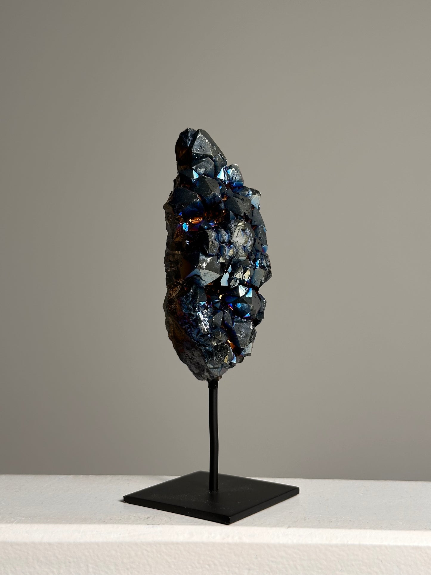 Titanium Aura op standaard