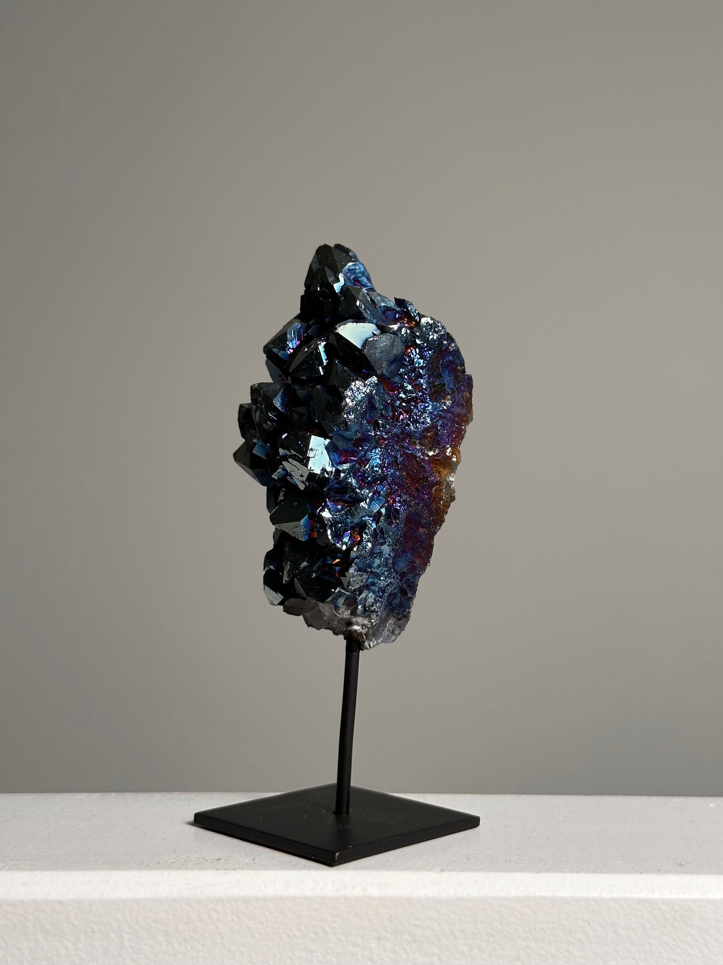 Titanium Aura op standaard
