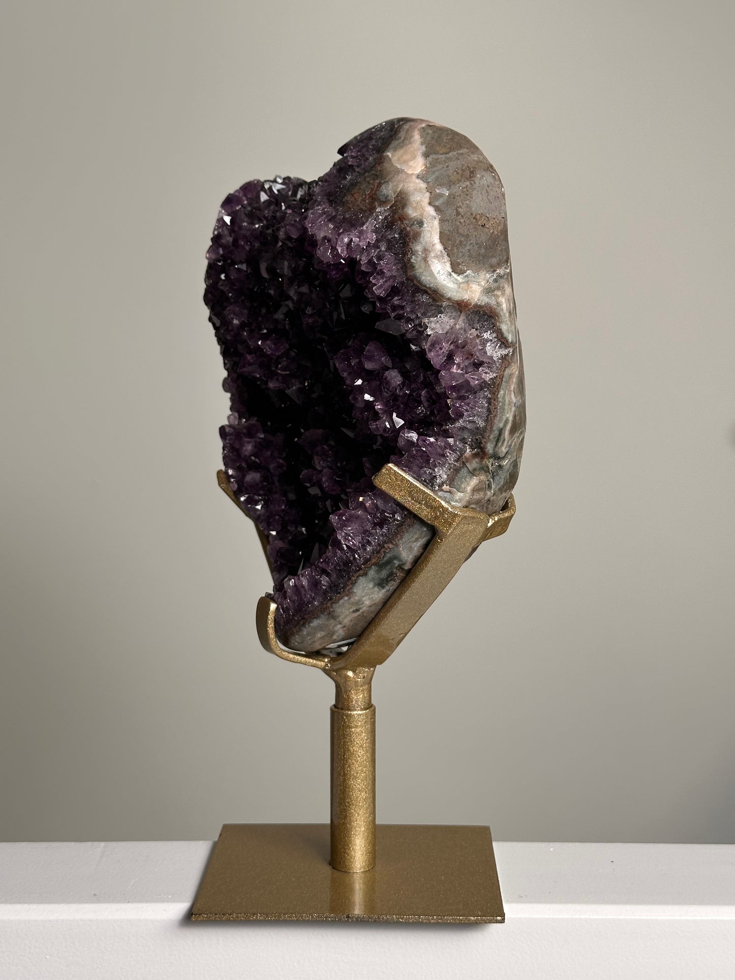 Amatista en soporte (giro)