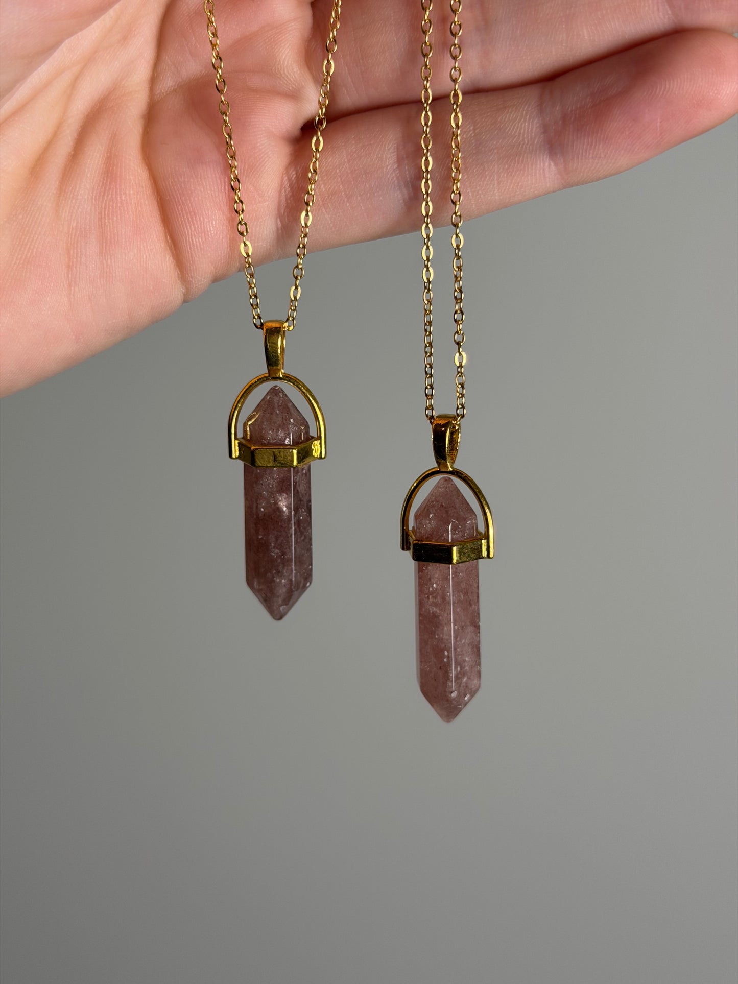 Aardbeienkwarts Point Necklace