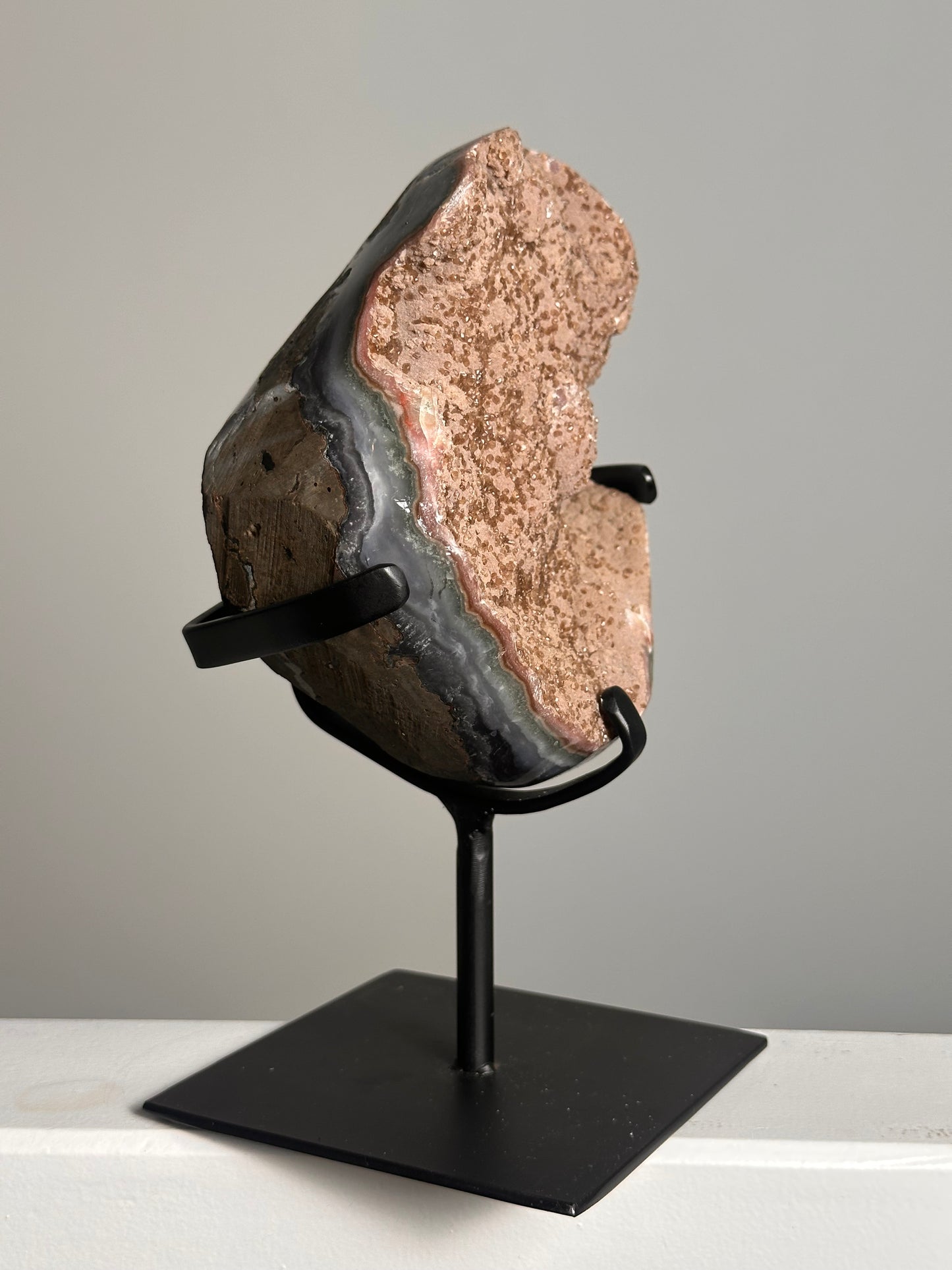 Agaat op standaard met Druzy