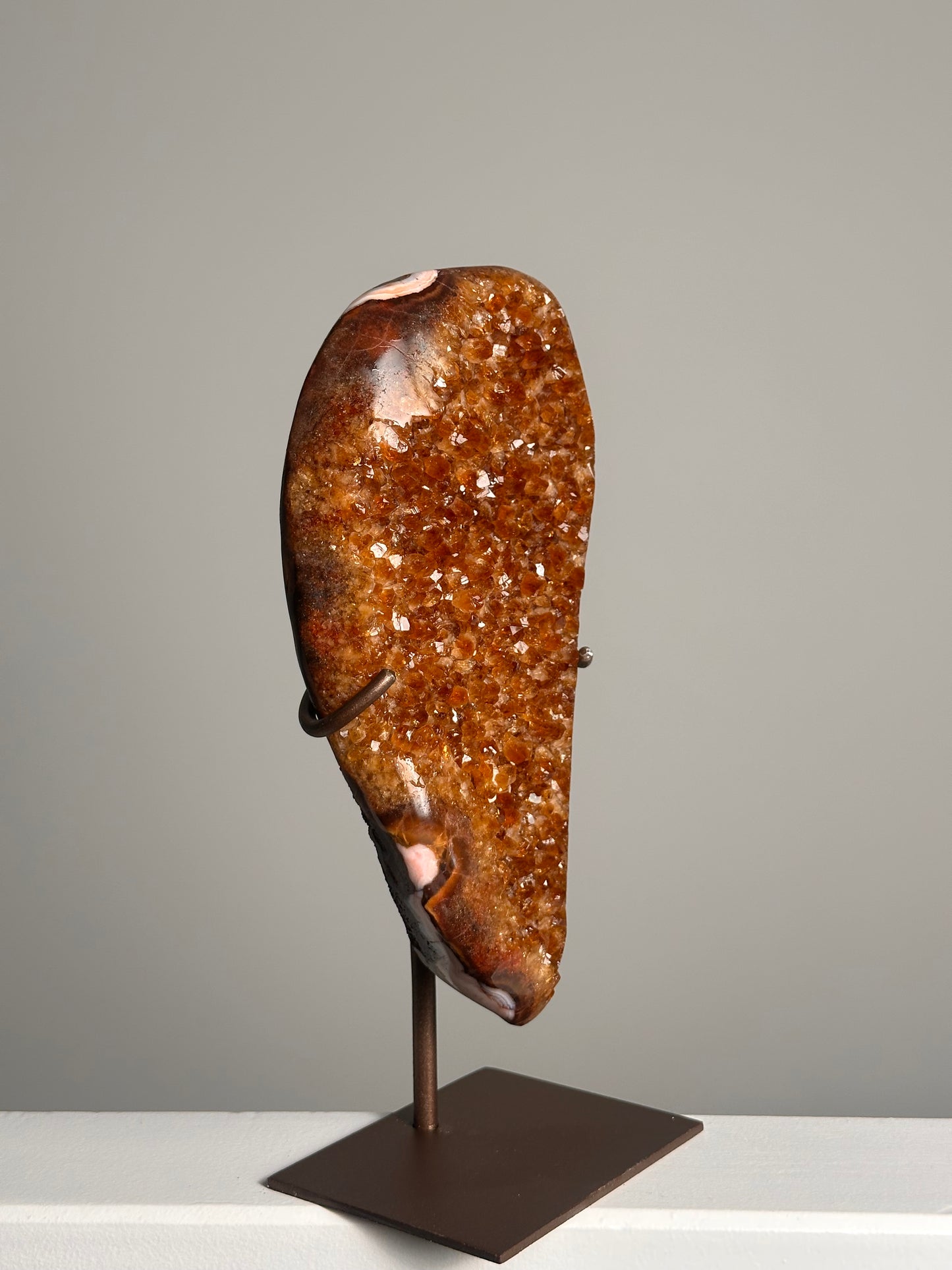 Gebrande Amethist op standaard