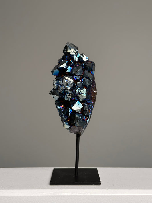 Titanium Aura op standaard