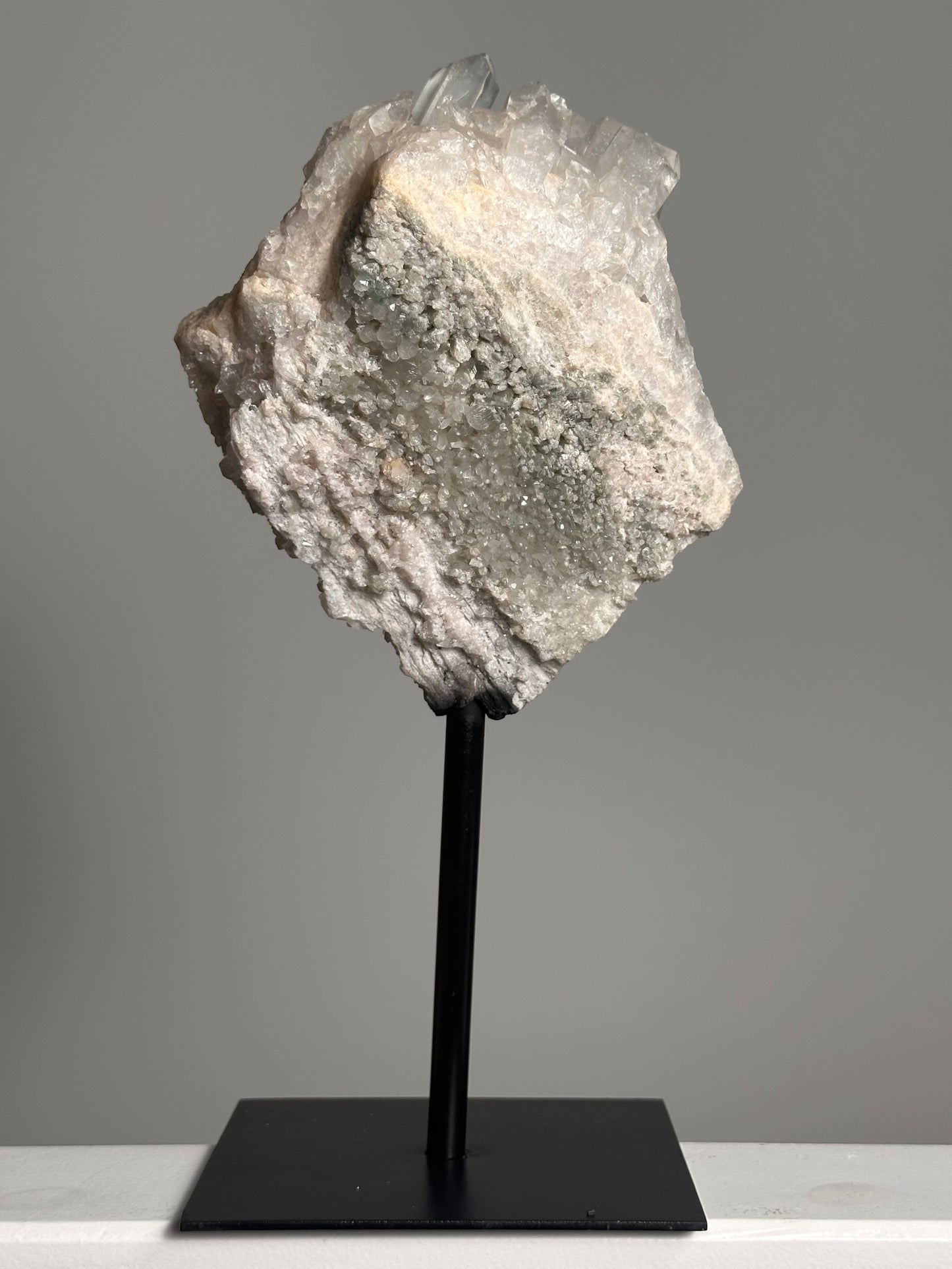Bergkristal op standaard