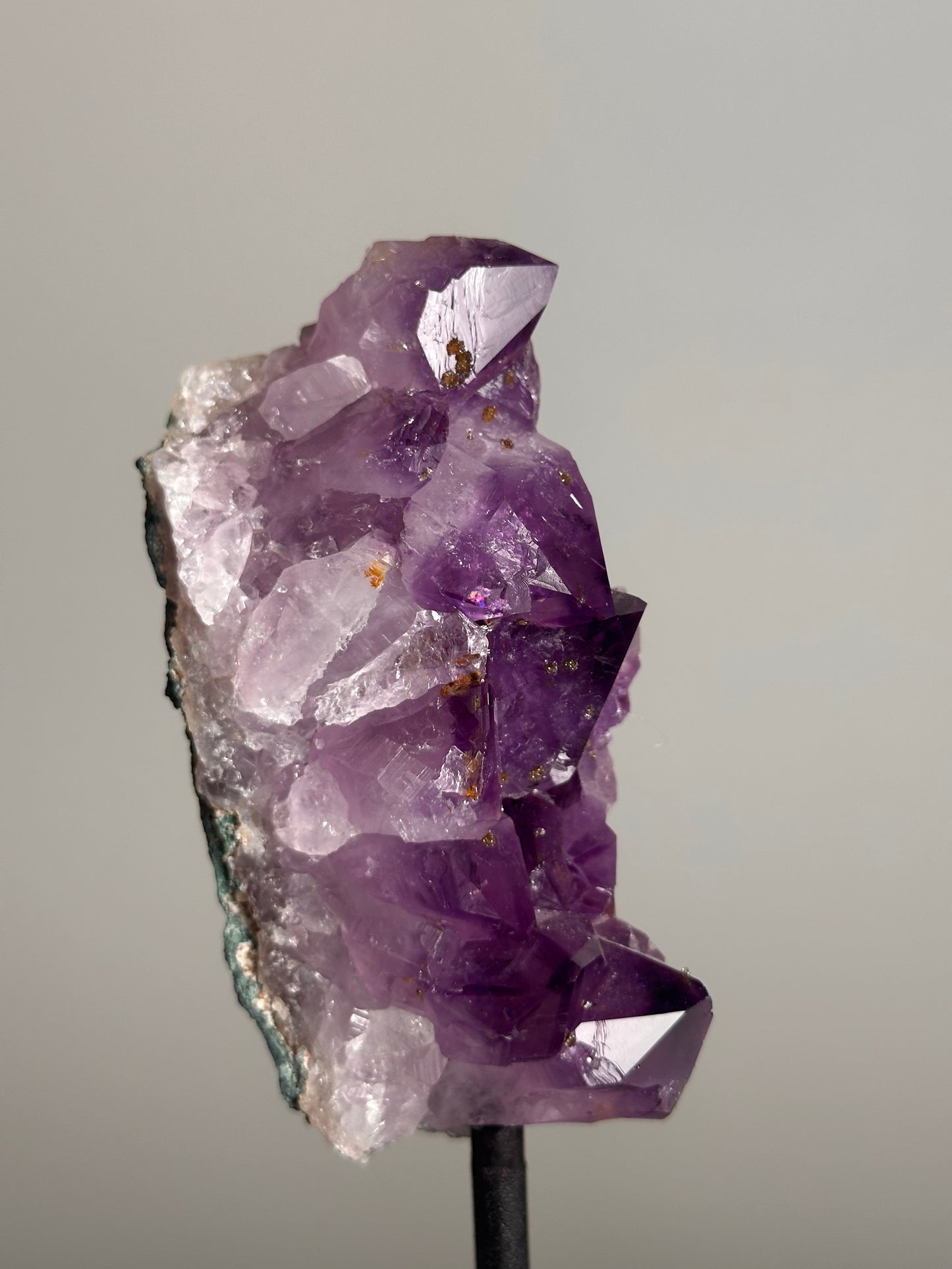 Amethist op standaard