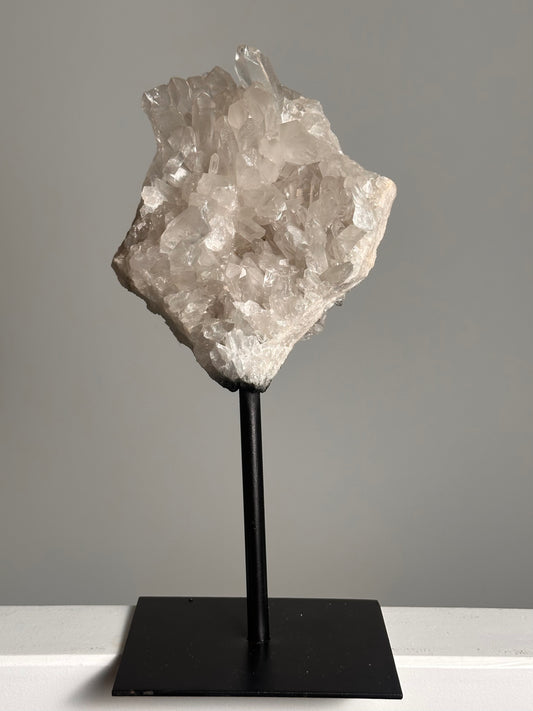 Bergkristal op standaard