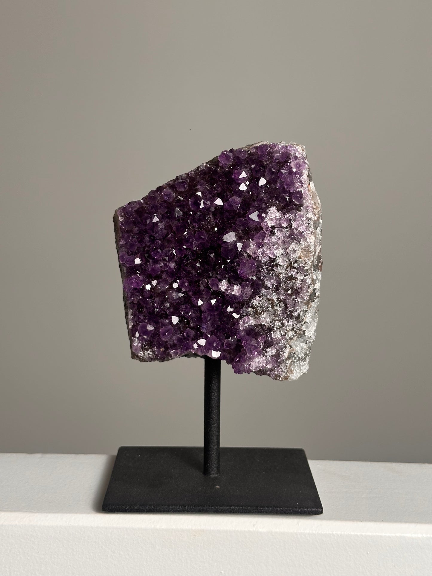 Amethist op standaard