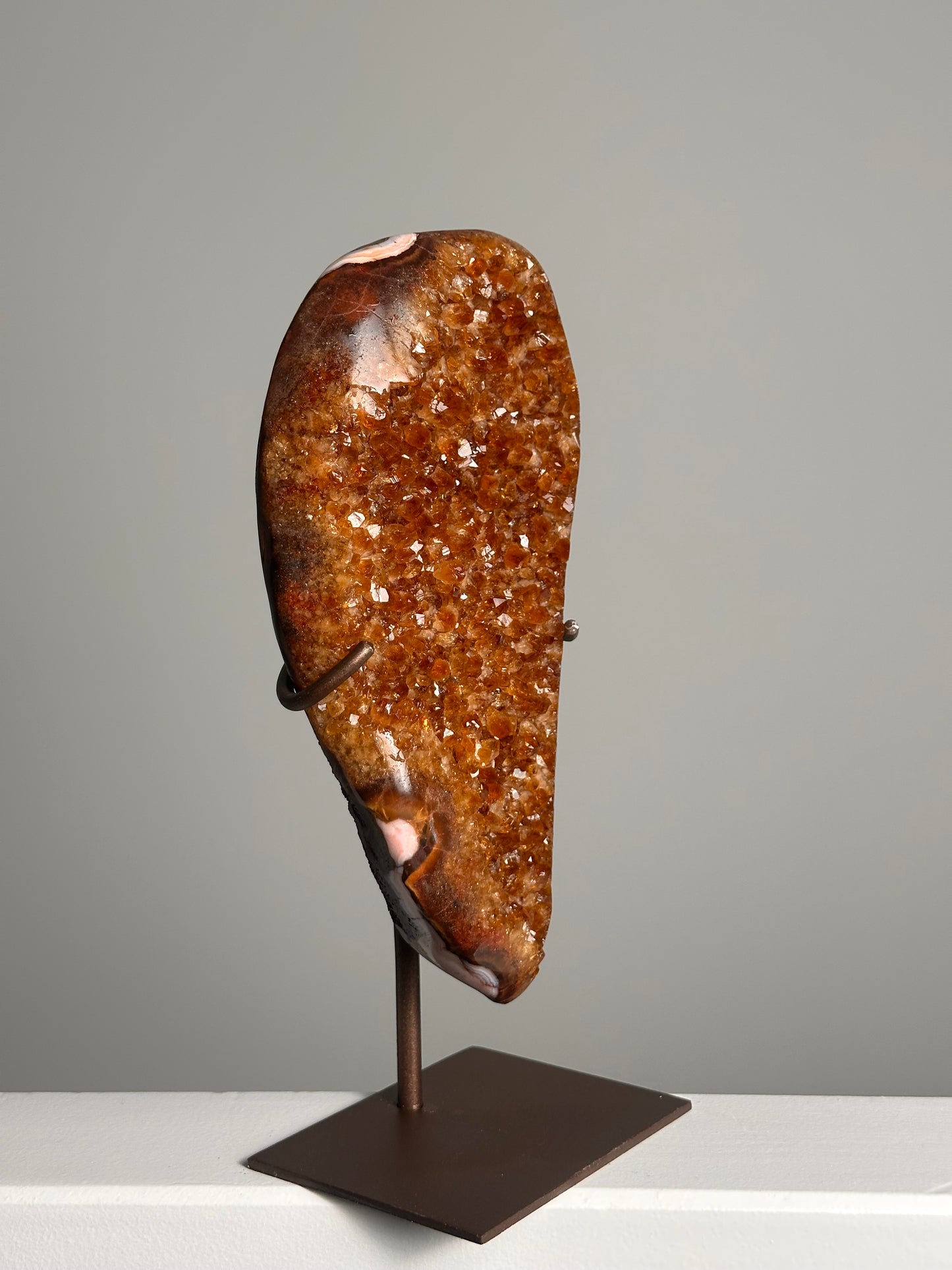 Gebrande Amethist op standaard