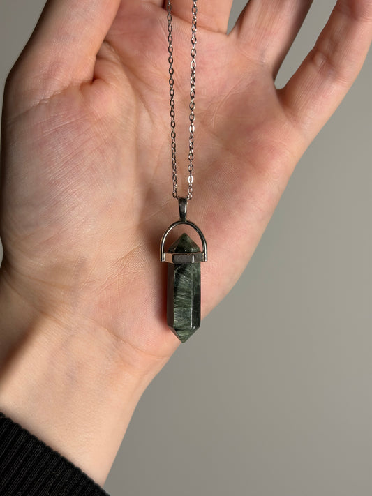 Serafiniet Point Necklace