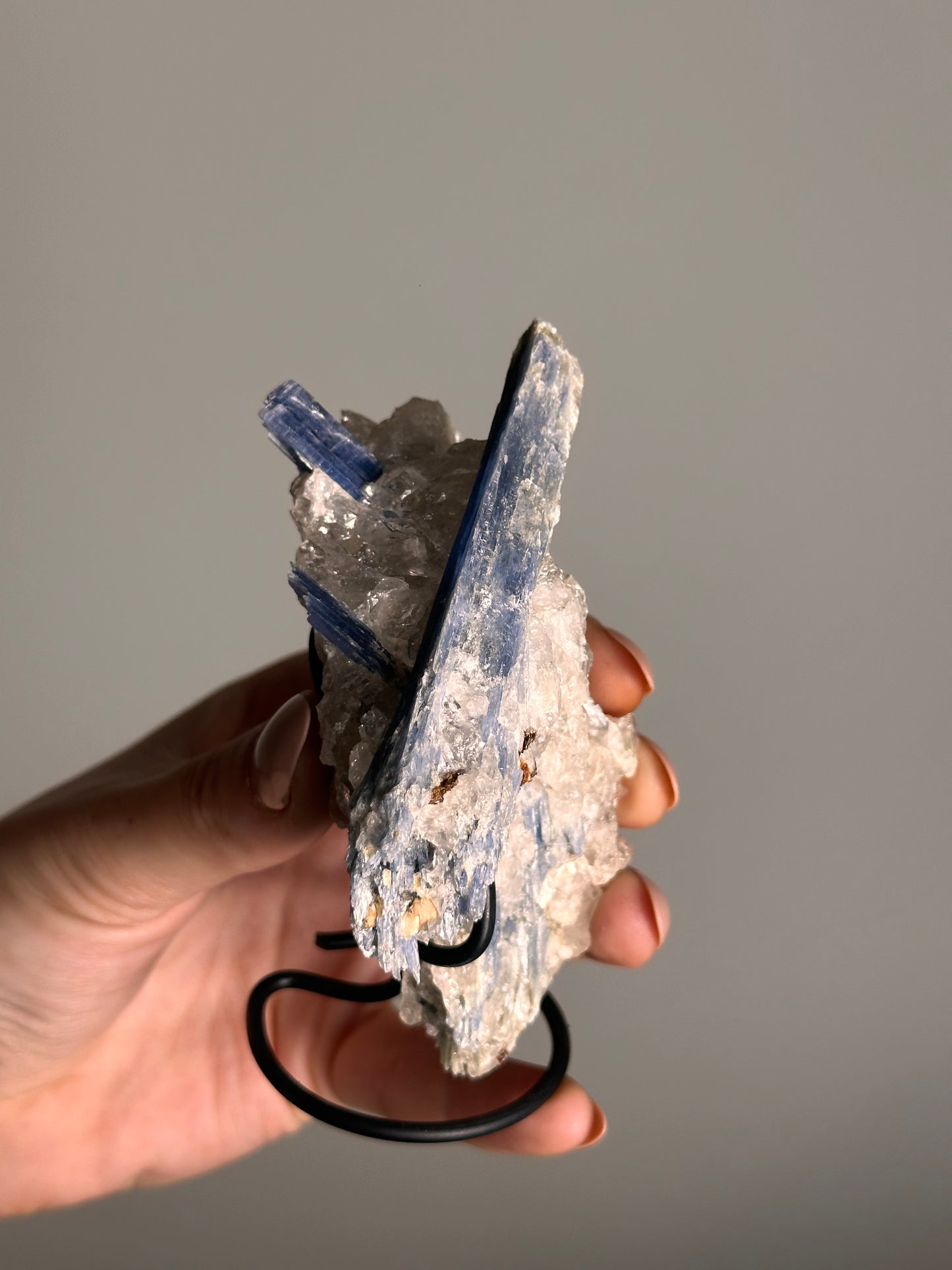 Kyaniet op standaard