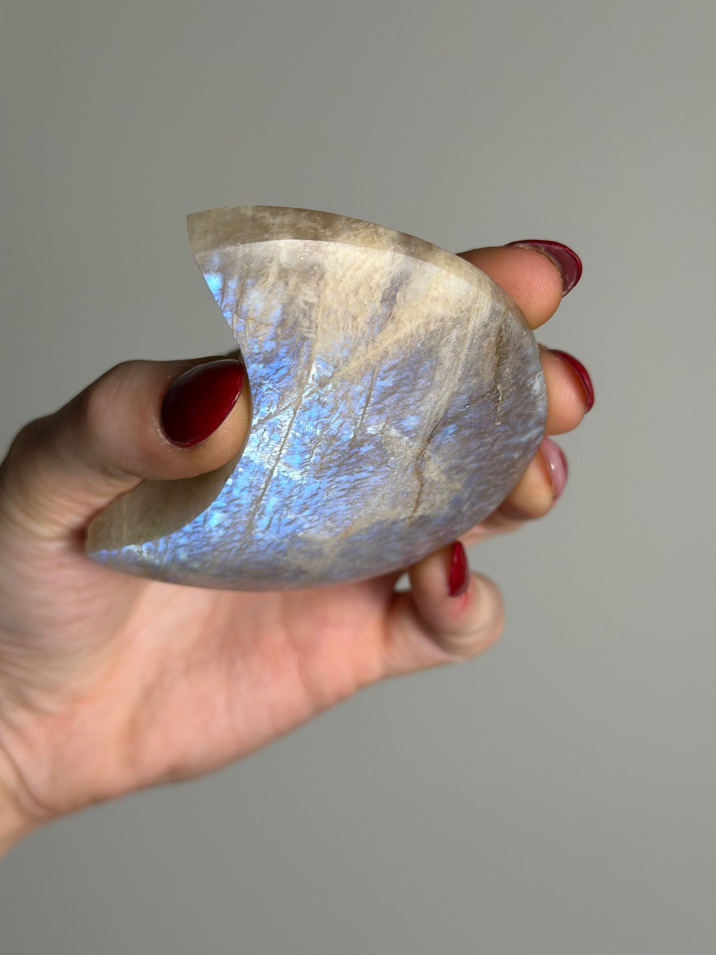 Maansteen op standaard