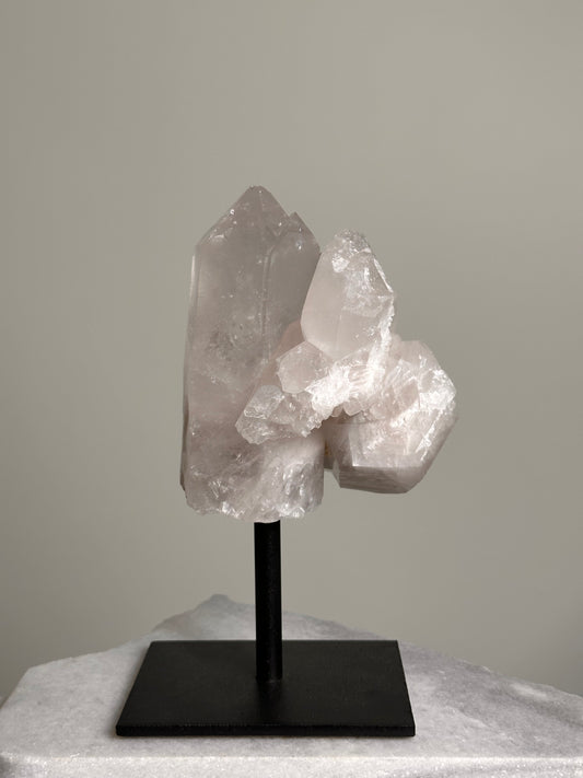 Bergkristal op standaard