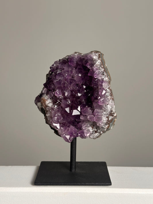 Amethist op standaard