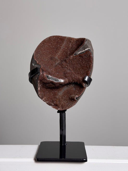 Rode Amethist op standaard