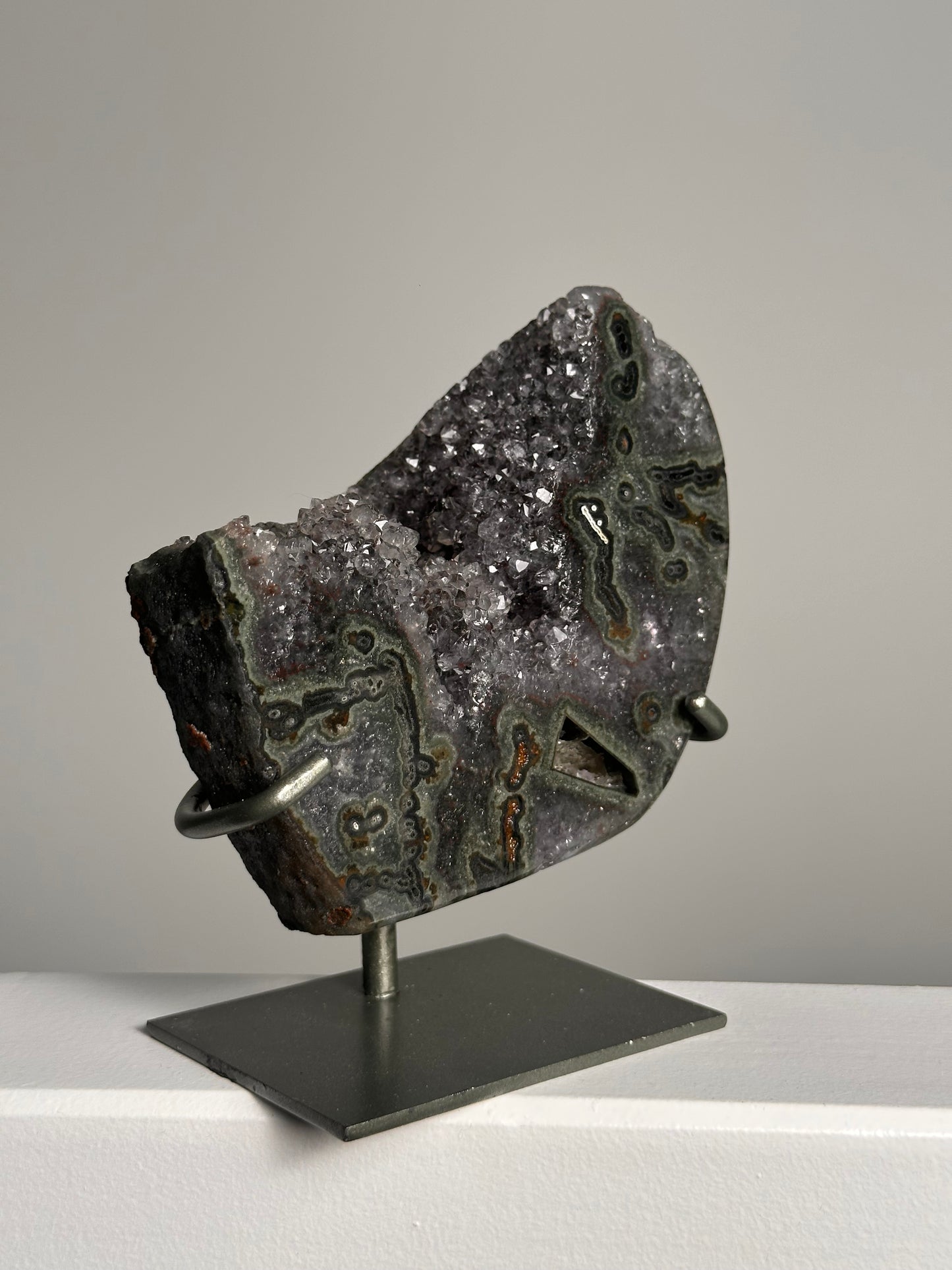 Amethist op standaard