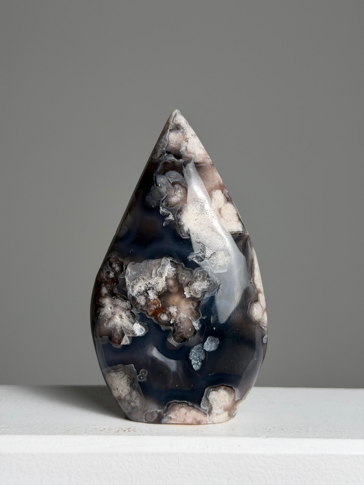 Zwarte Floweragaat Sculptuur