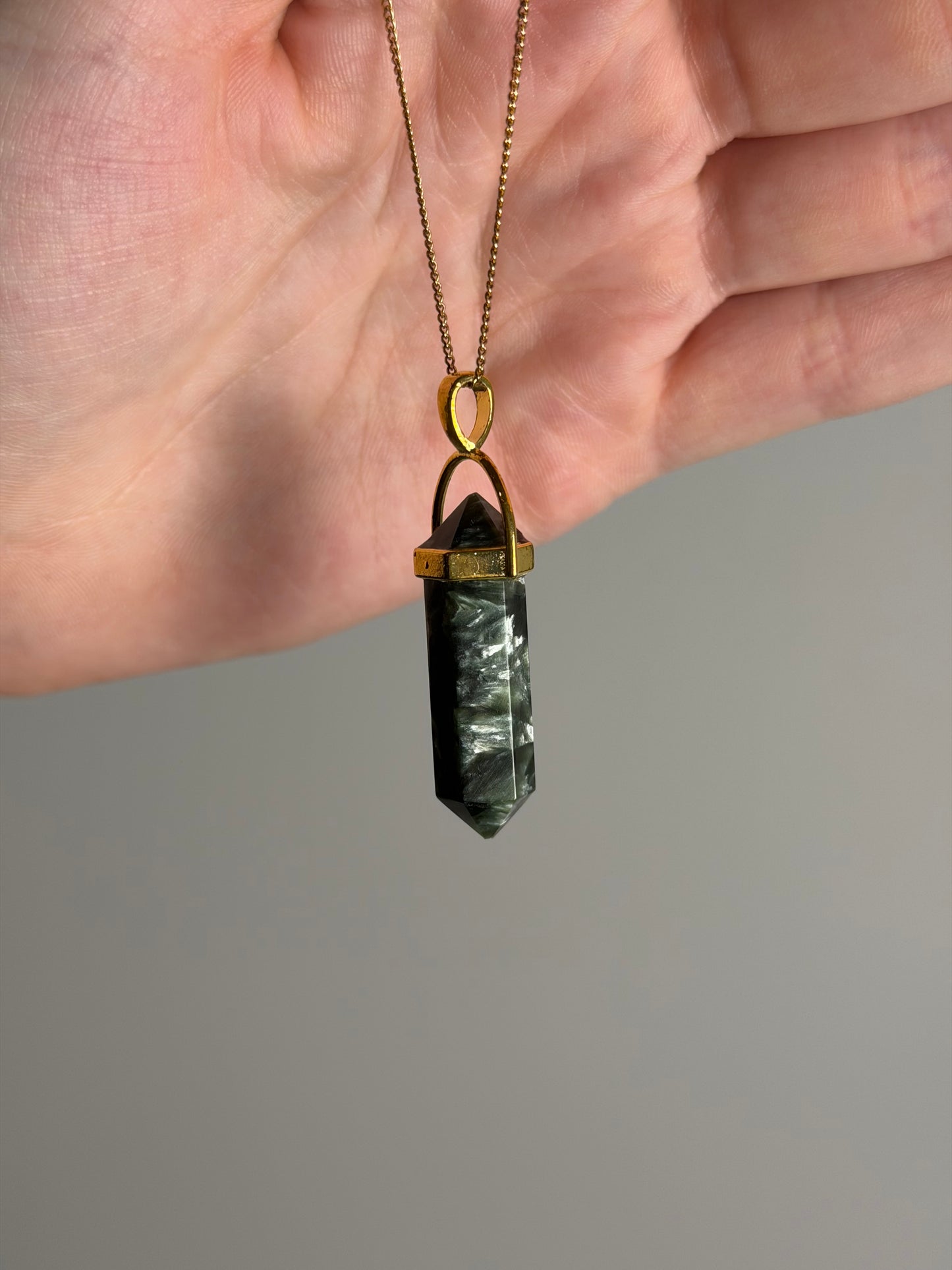 Serafiniet Point Necklace