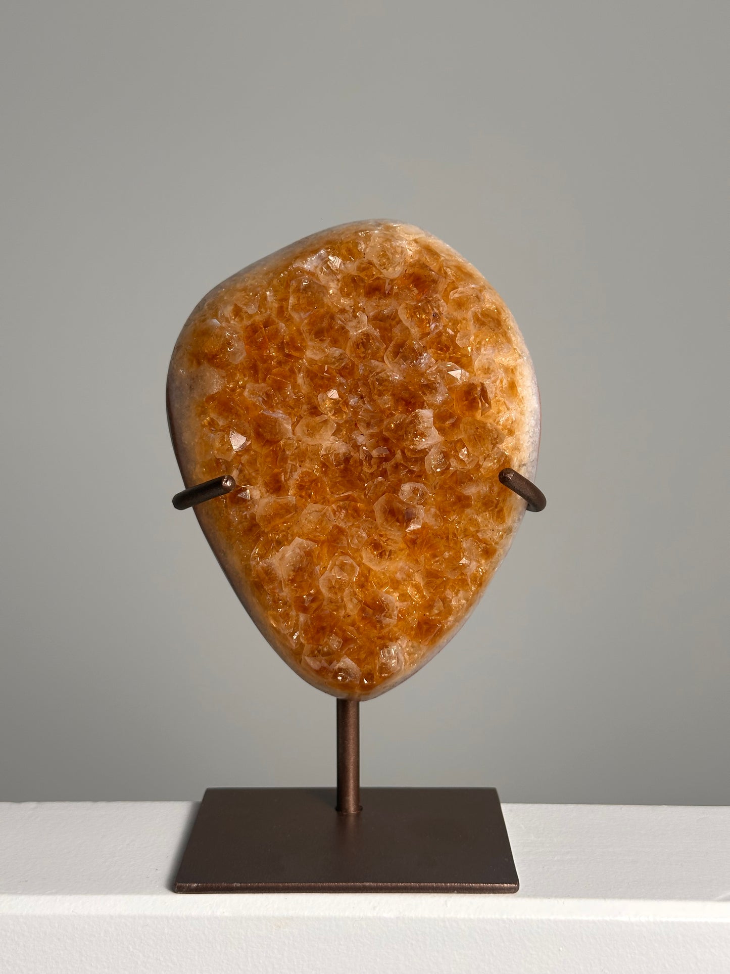 Gebrande Amethist op standaard