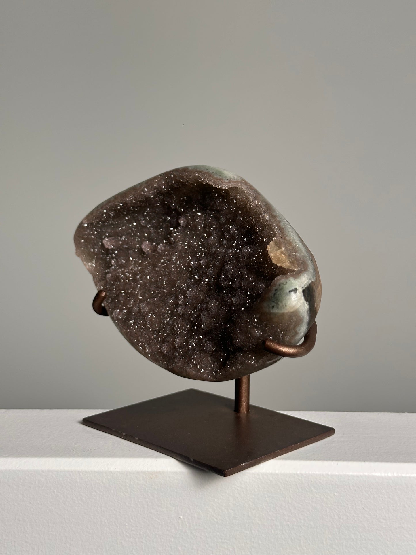 Amethist op standaard