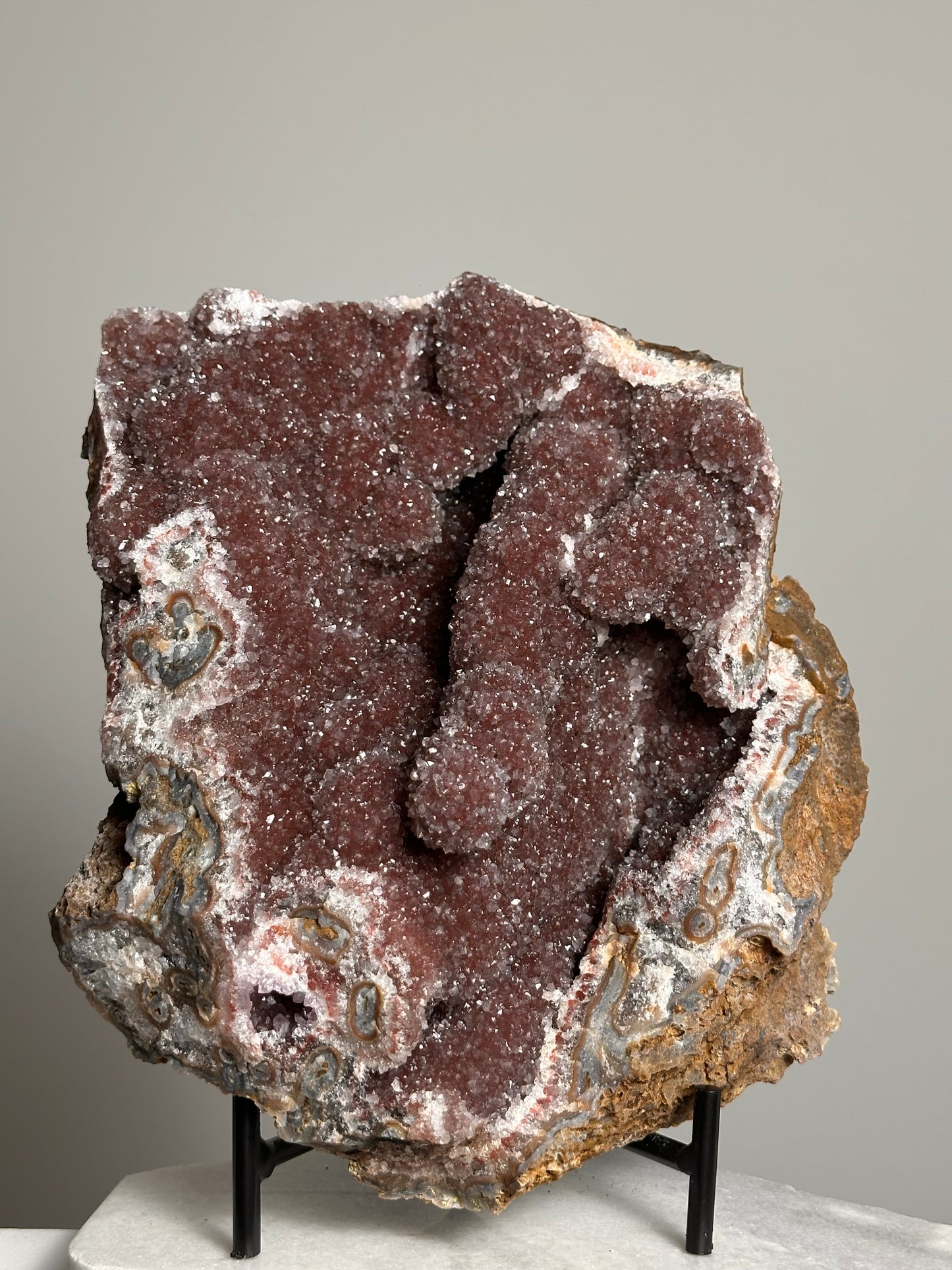 XL Rode Amethist op standaard