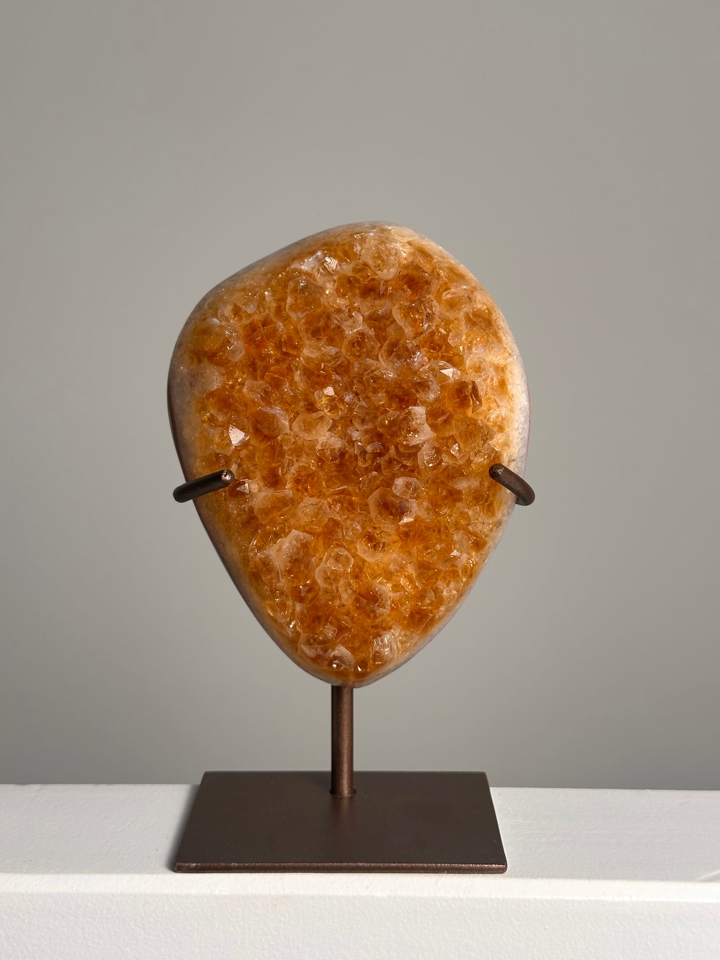 Gebrande Amethist op standaard