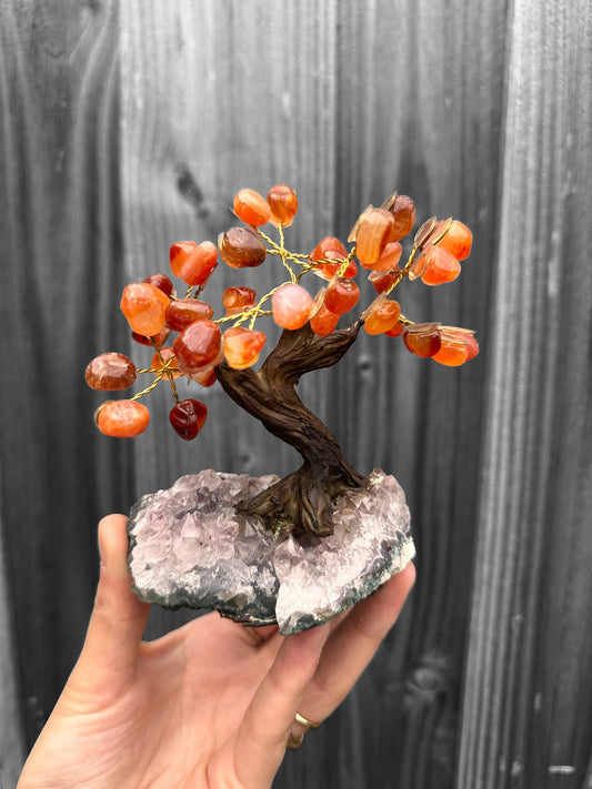Árbol de piedras preciosas de cornalina