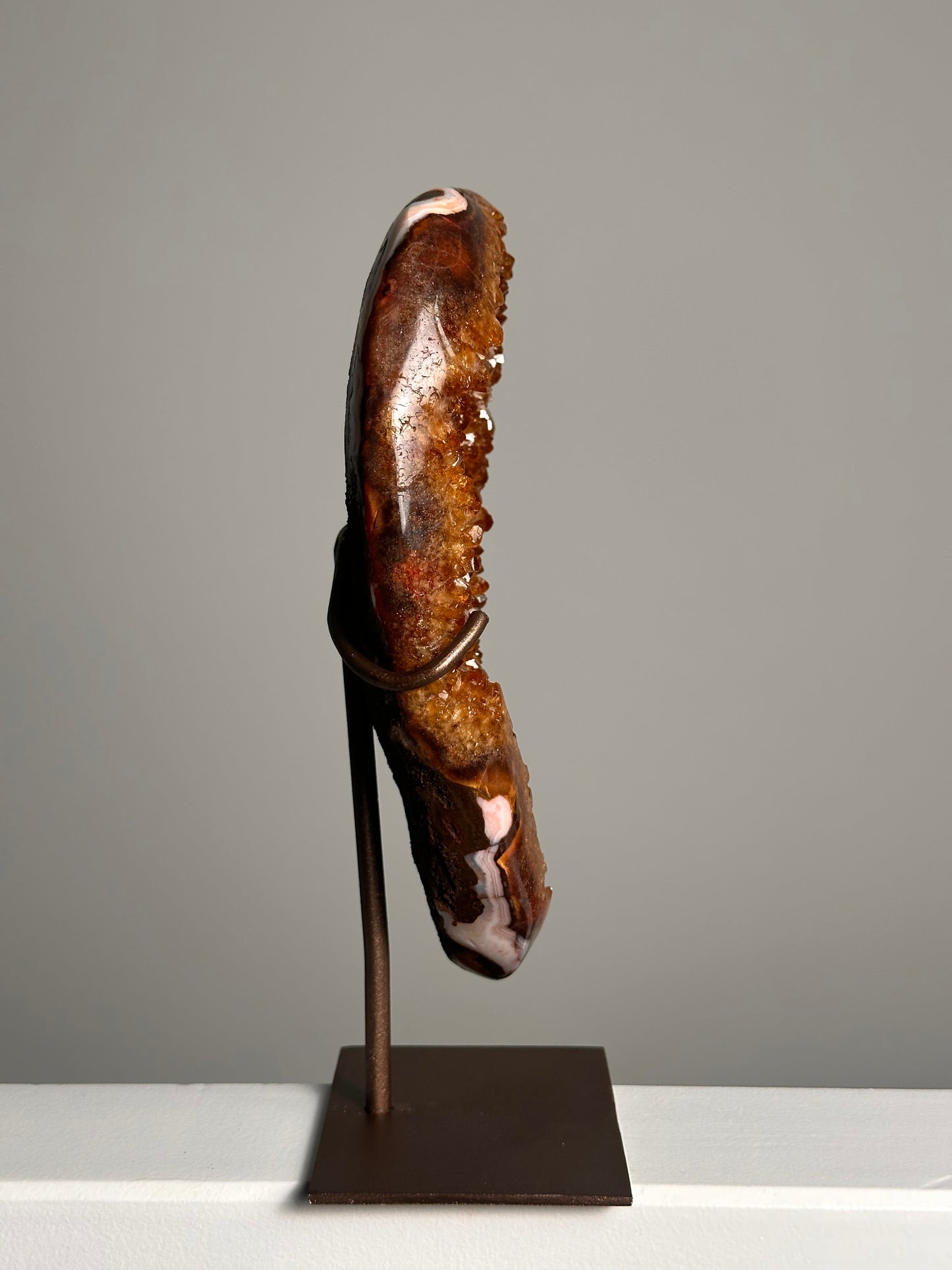 Gebrande Amethist op standaard