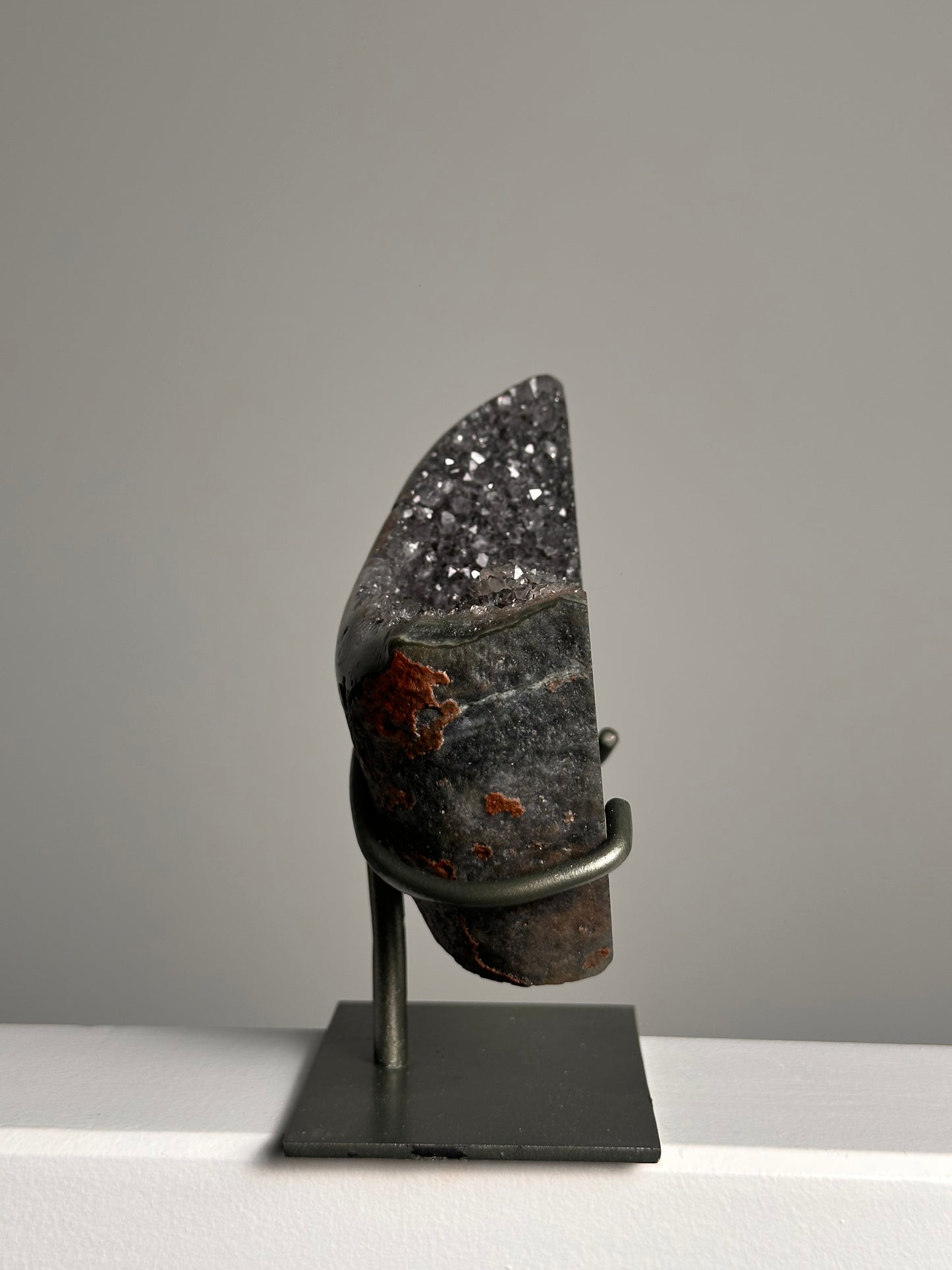 Amethist op standaard